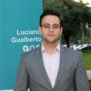 Eduardo Flores